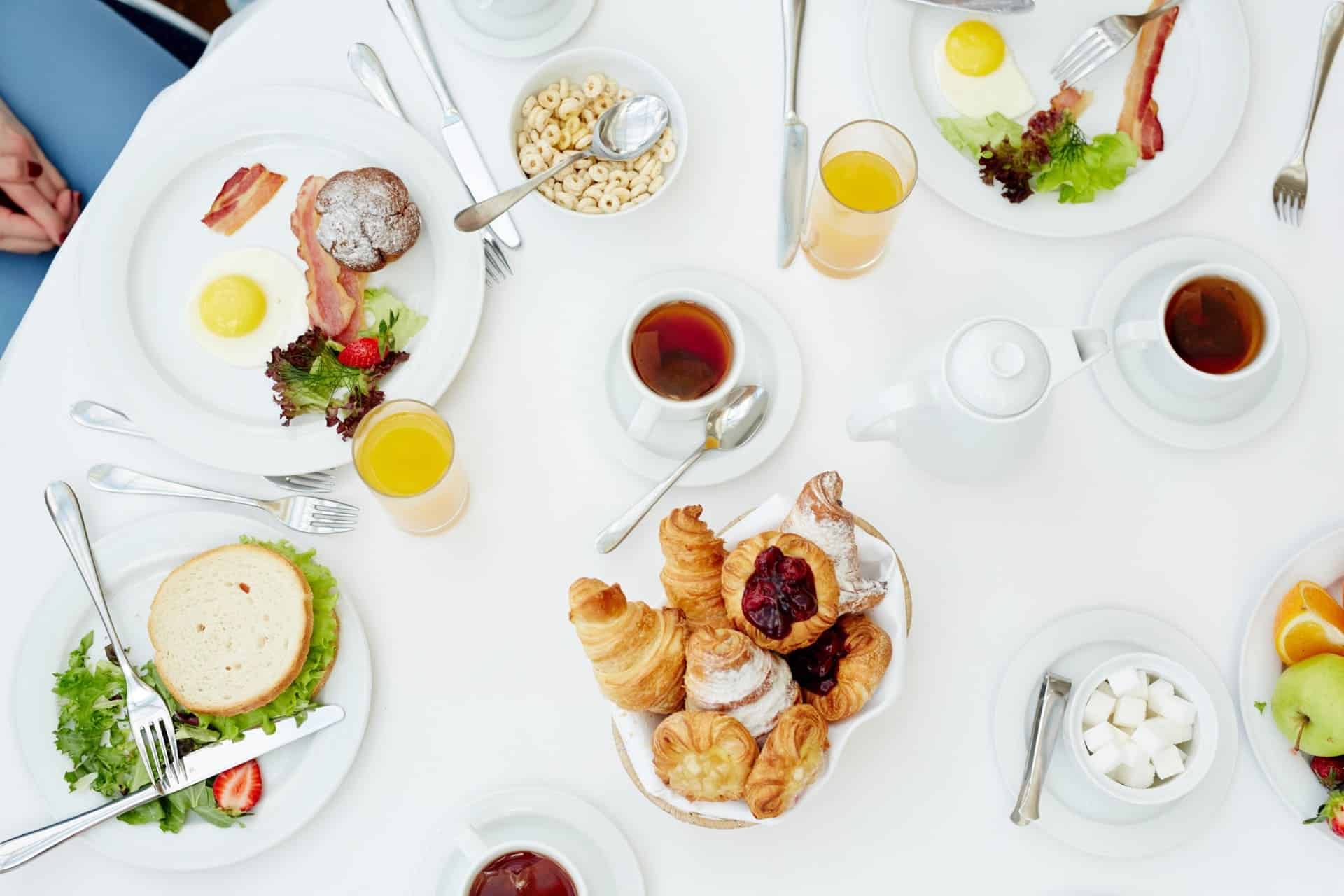 palace of versailles with breakfast ticket ()